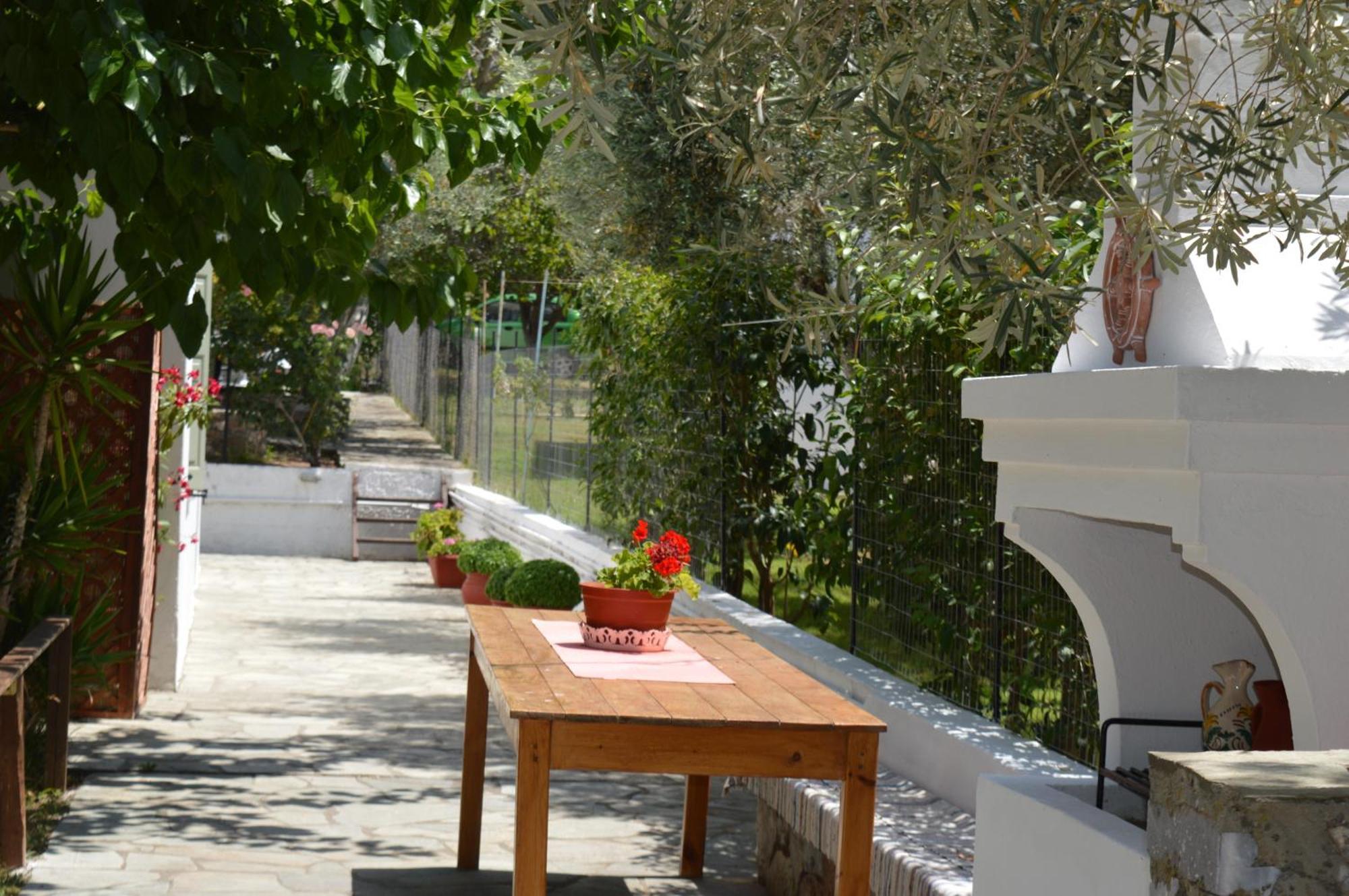 Anna George Studios Stafylos Bagian luar foto