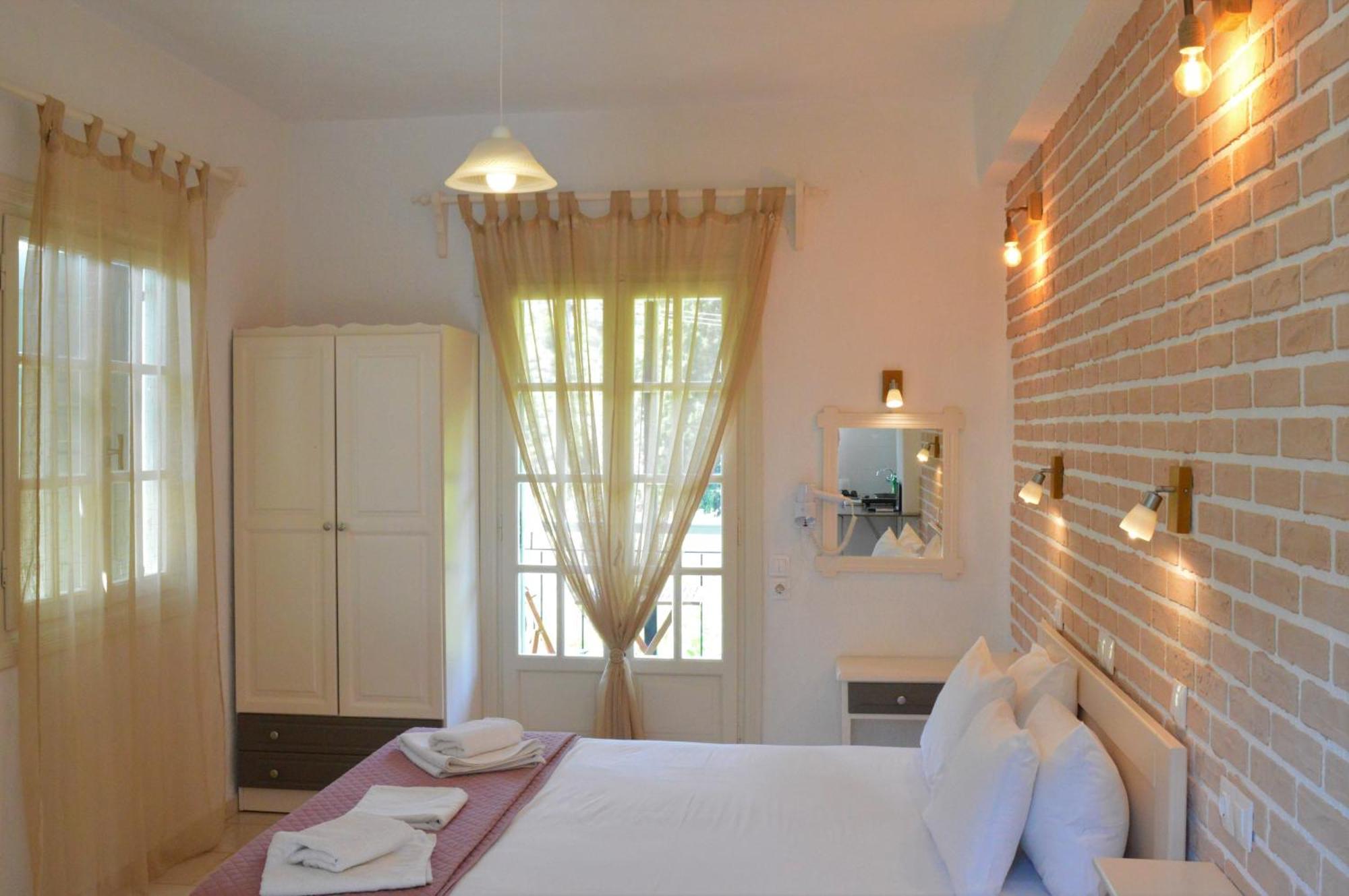 Anna George Studios Stafylos Bagian luar foto