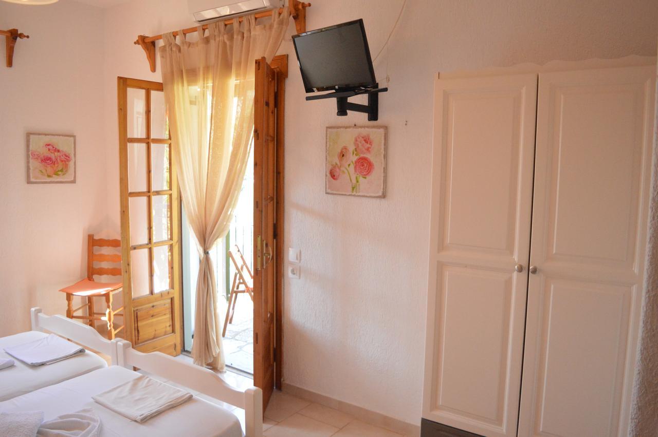 Anna George Studios Stafylos Bagian luar foto
